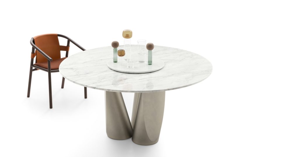 Sentei Dinning table